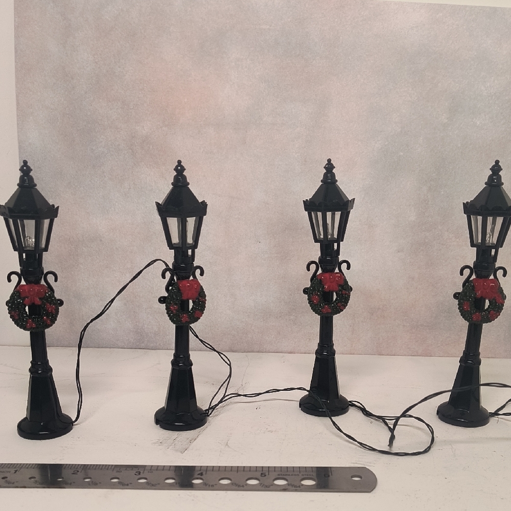 ENCHANTED FOREST Village Christmas Black lighted Lamp Posts w/ Wreaths